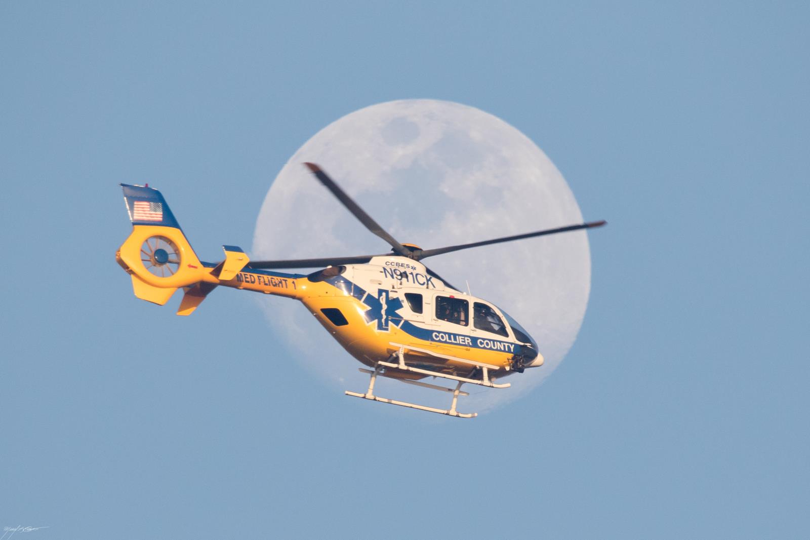 MedFlight_moon