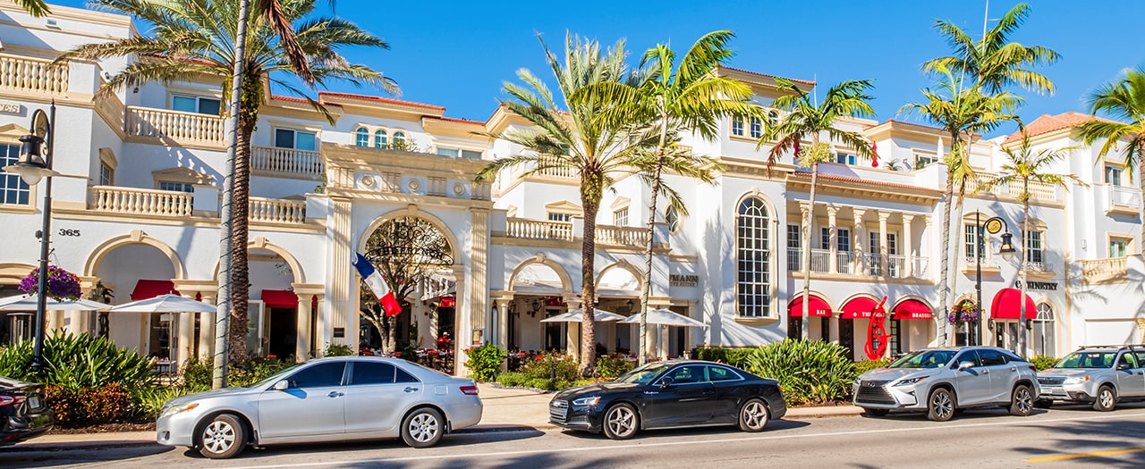 Downtown Naples shopping street view